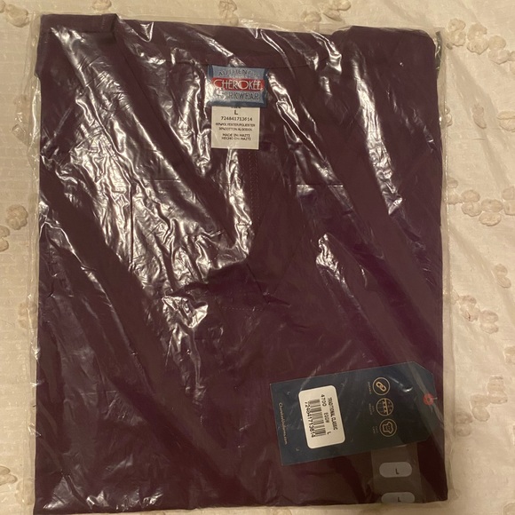 BRAND NEW Scrub Top, Size Large, Dark Purple, Women’s - Picture 6 of 8